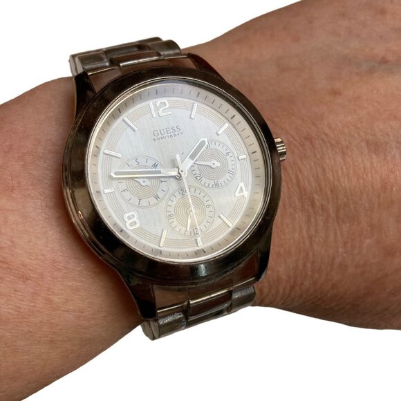 Guess Mens Watch Water Resistant Stainless Steel Clear Band Works New Battery - Picture 12 of 14
